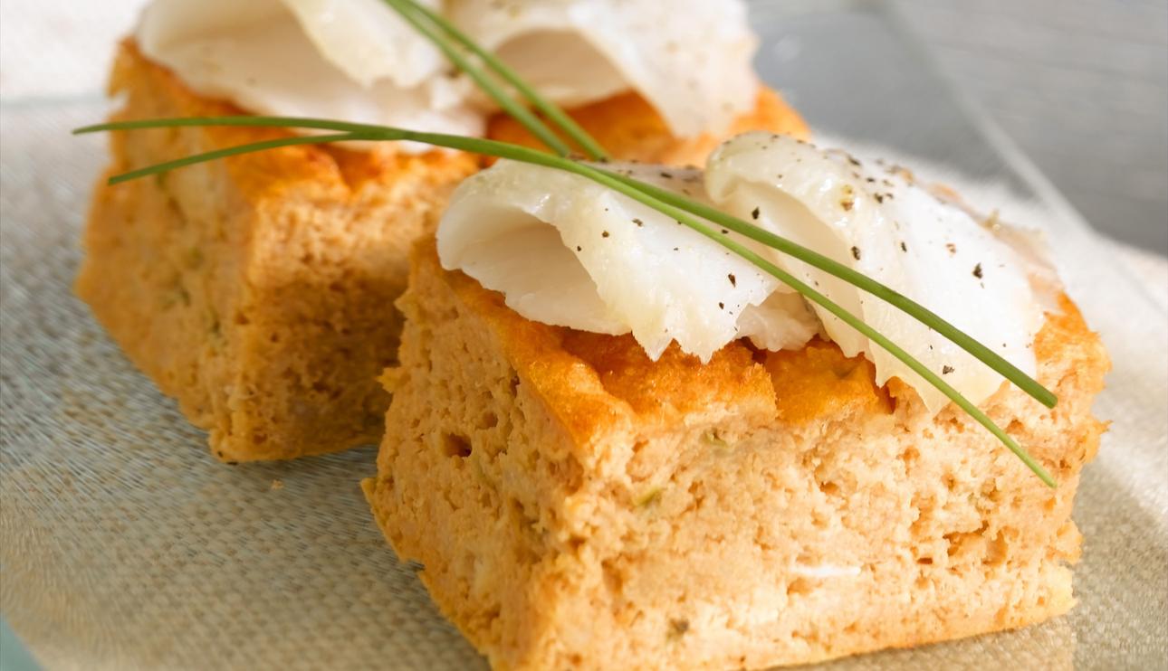 Torrijas de bacalao y pimiento