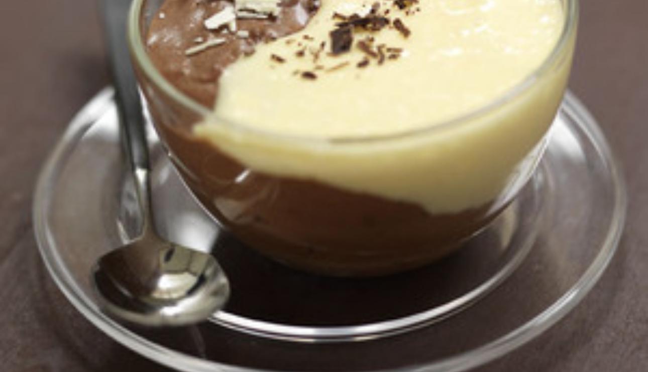 Mousse de chocolate blanco y negro