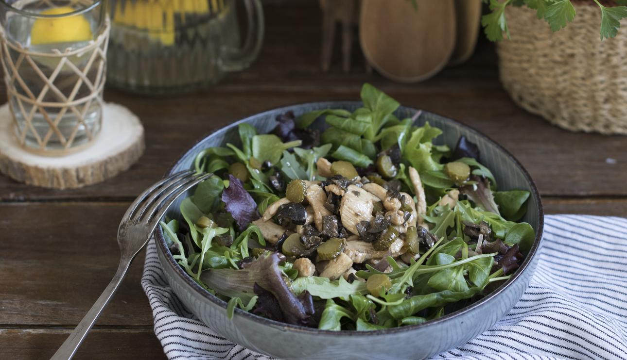 Pollo a la vinagreta con ensalada