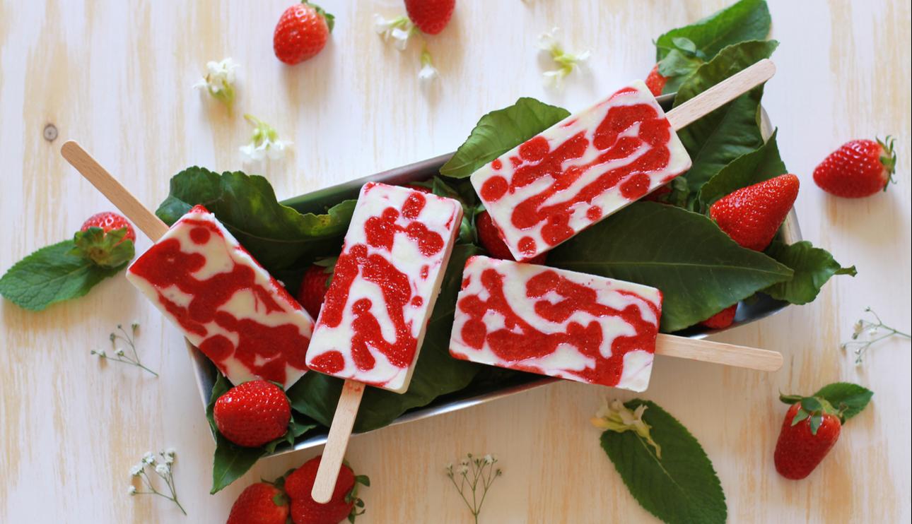 Polos de yogur y fresa