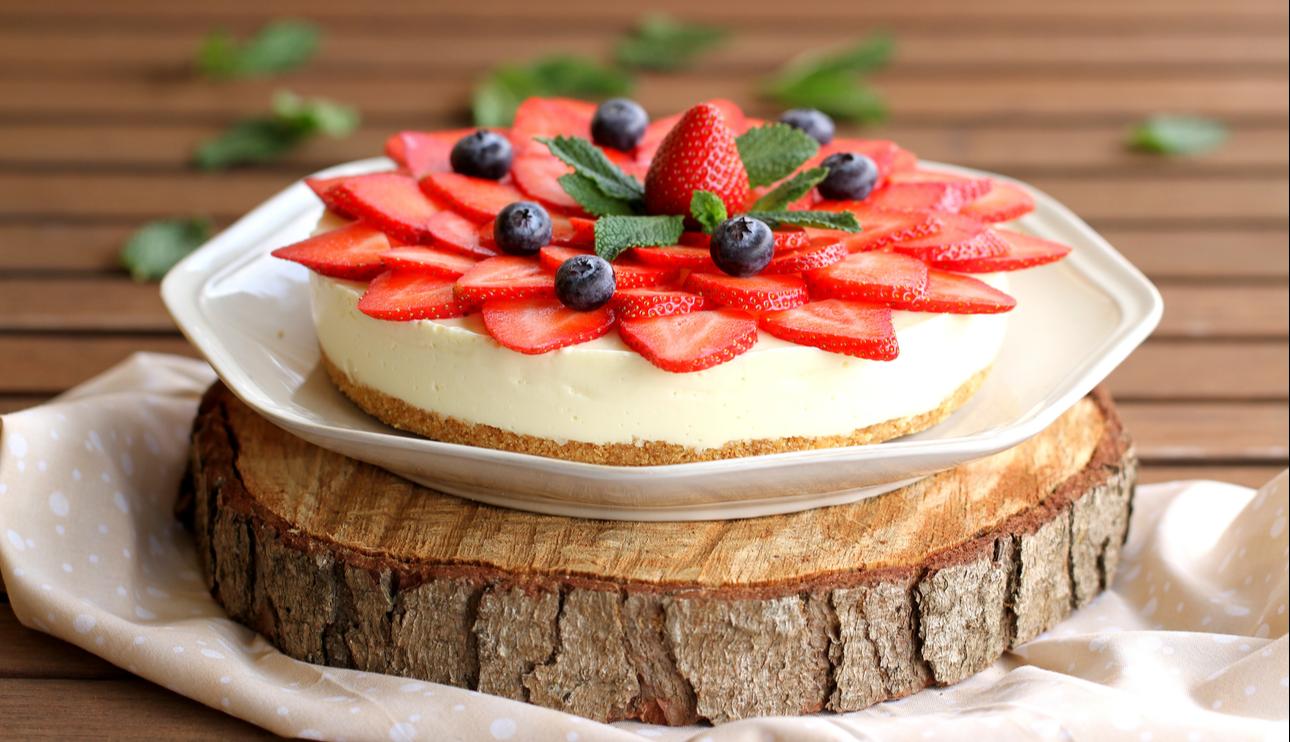 Cheesecake de chocolate blanco con fresas