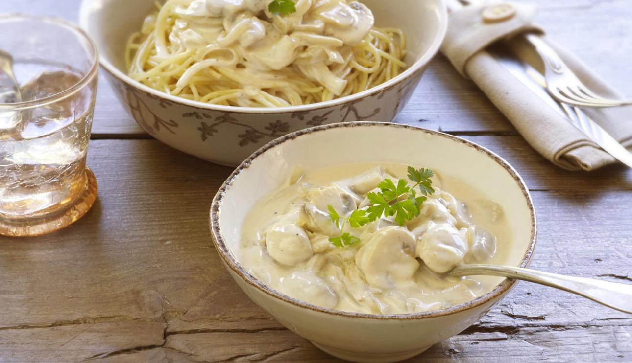 Spaghetti con salsa de champiñones