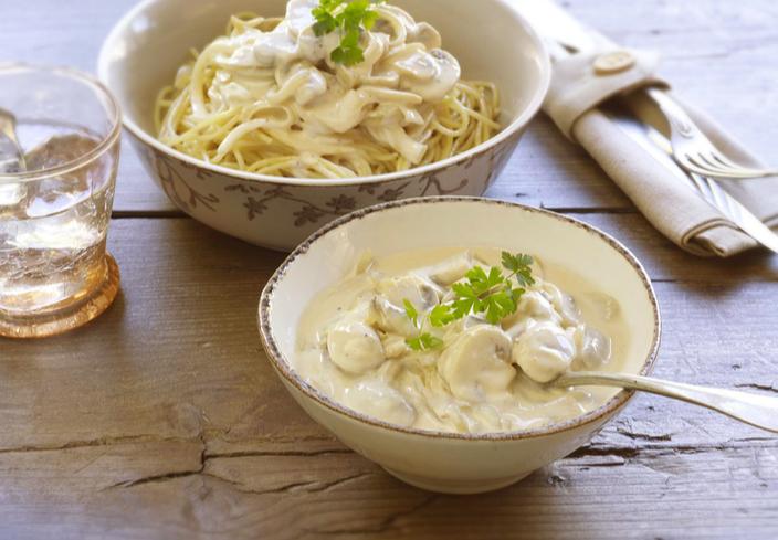 Spaghetti con salsa de champiñones