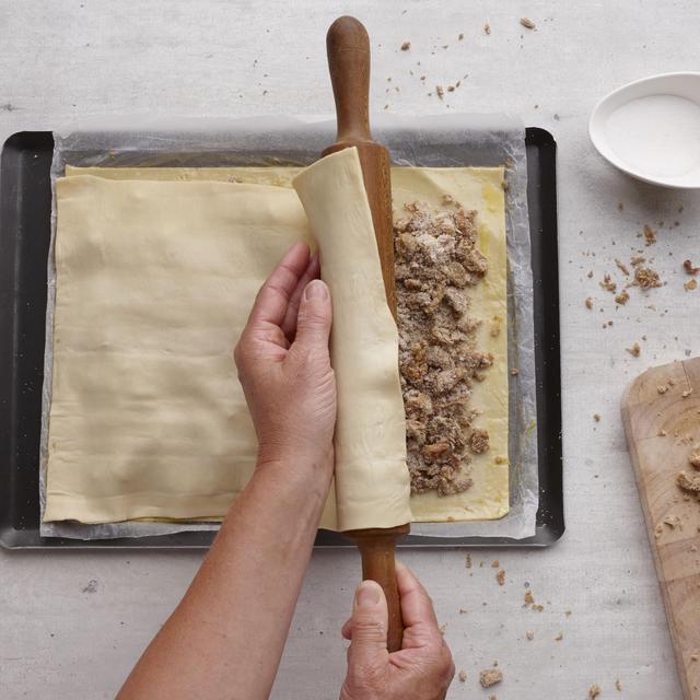 Coca con chicharrones