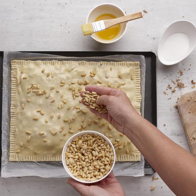 Coca con chicharrones