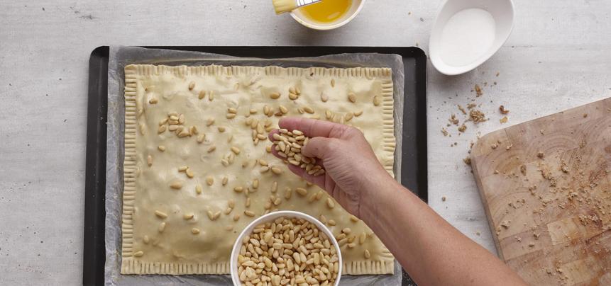 Coca con chicharrones