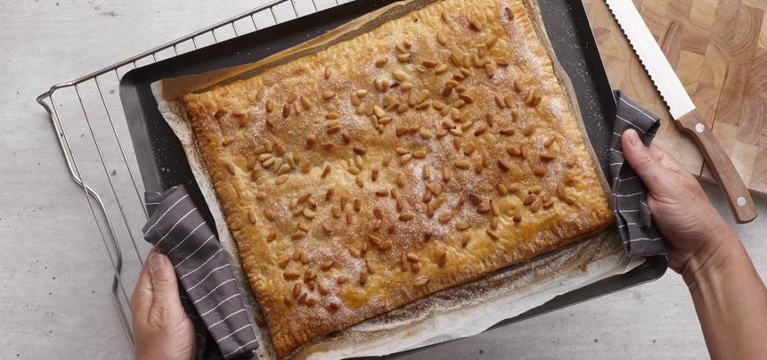 Coca con chicharrones