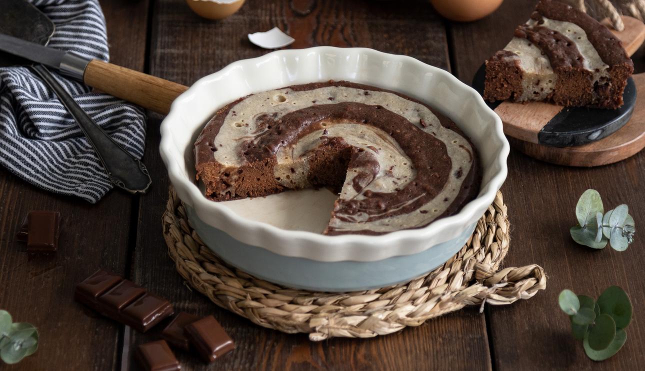 Bizcocho de chocolate con chips de chocolate al microondas