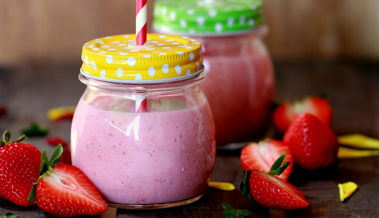 Batido de fresas y leche condensada
