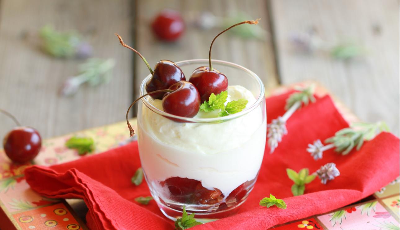 Mousse de mascarpone con cerezas