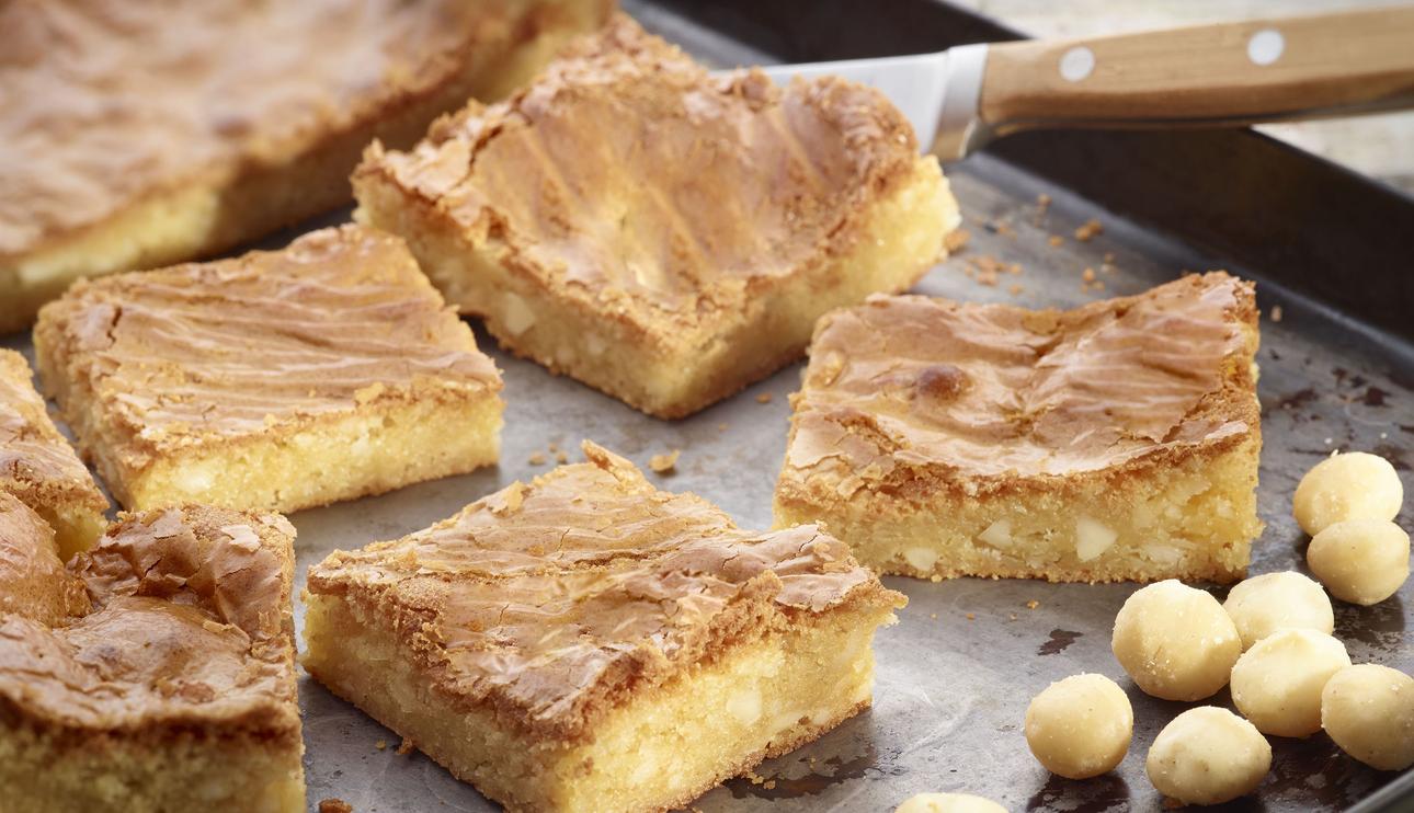 Blondie con nueces de macadamia