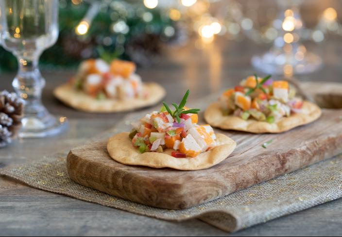 Montaditos de salpicón de cangrejo