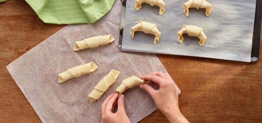 Croissants con chocolate con leche