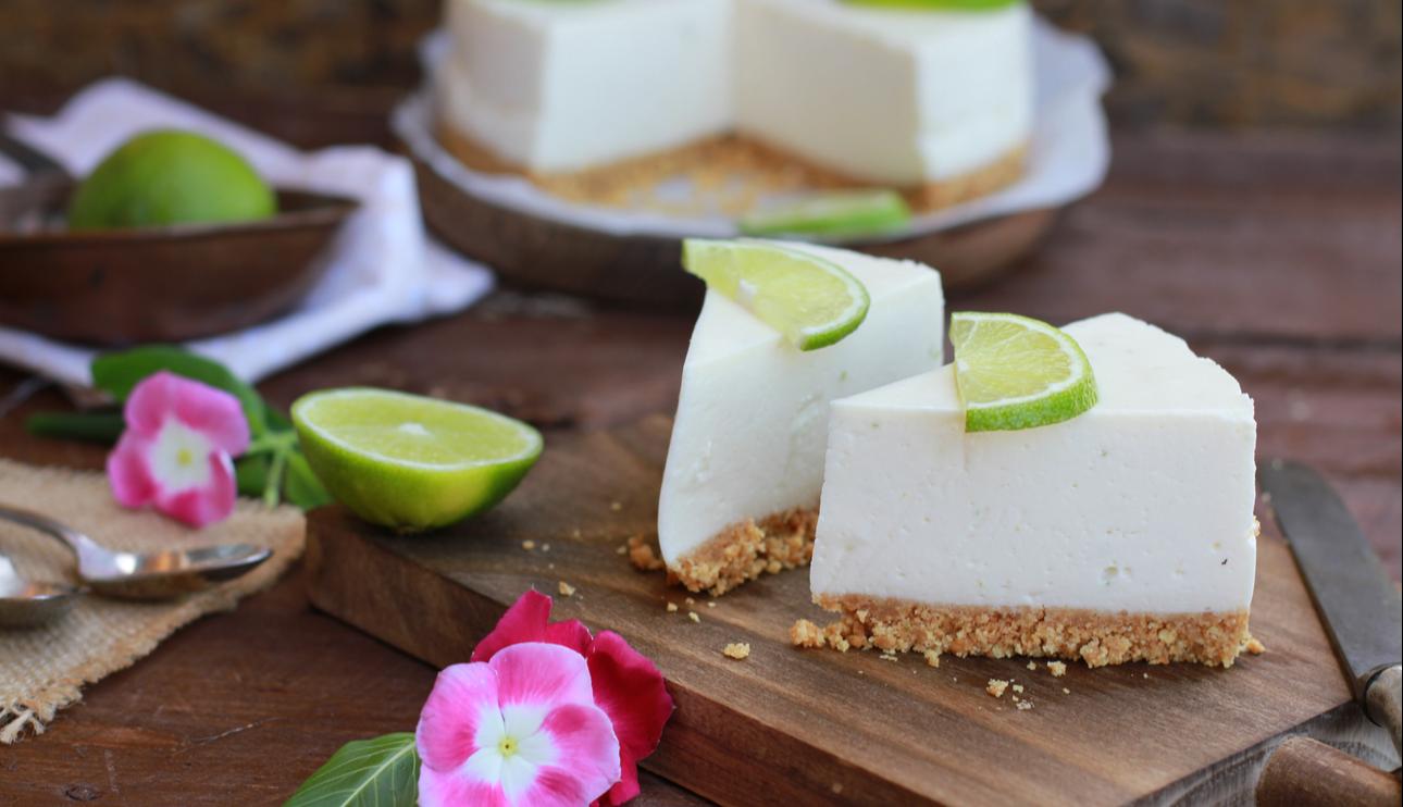 Tarta de queso con leche condensada y lima sin horno
