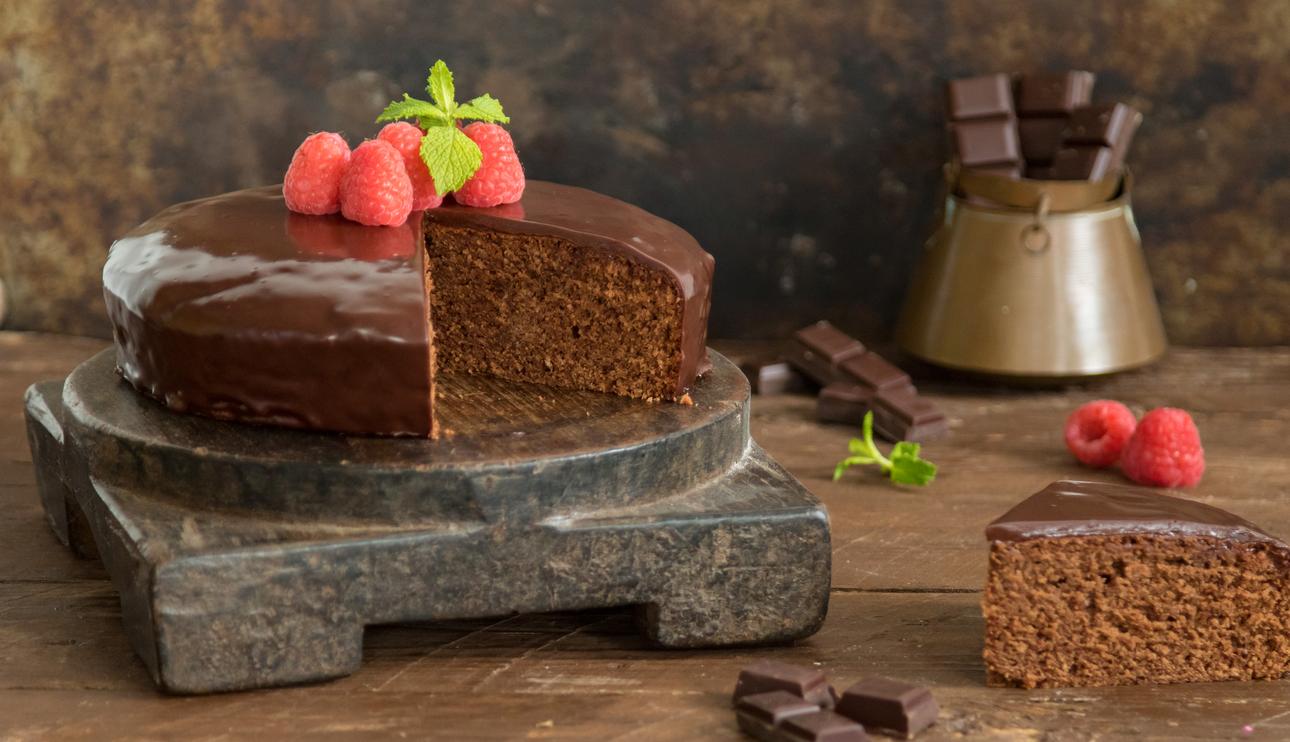 Bizcocho con cobertura de chocolate