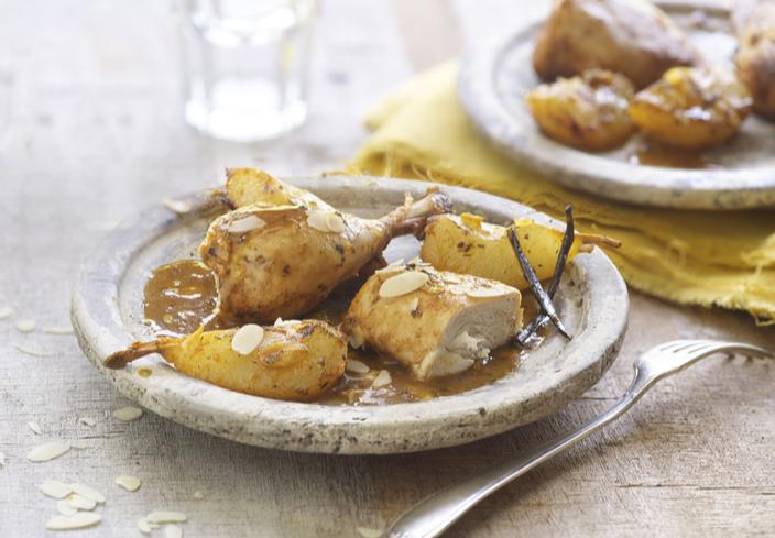 Pollo jugoso al horno con peras y vainilla