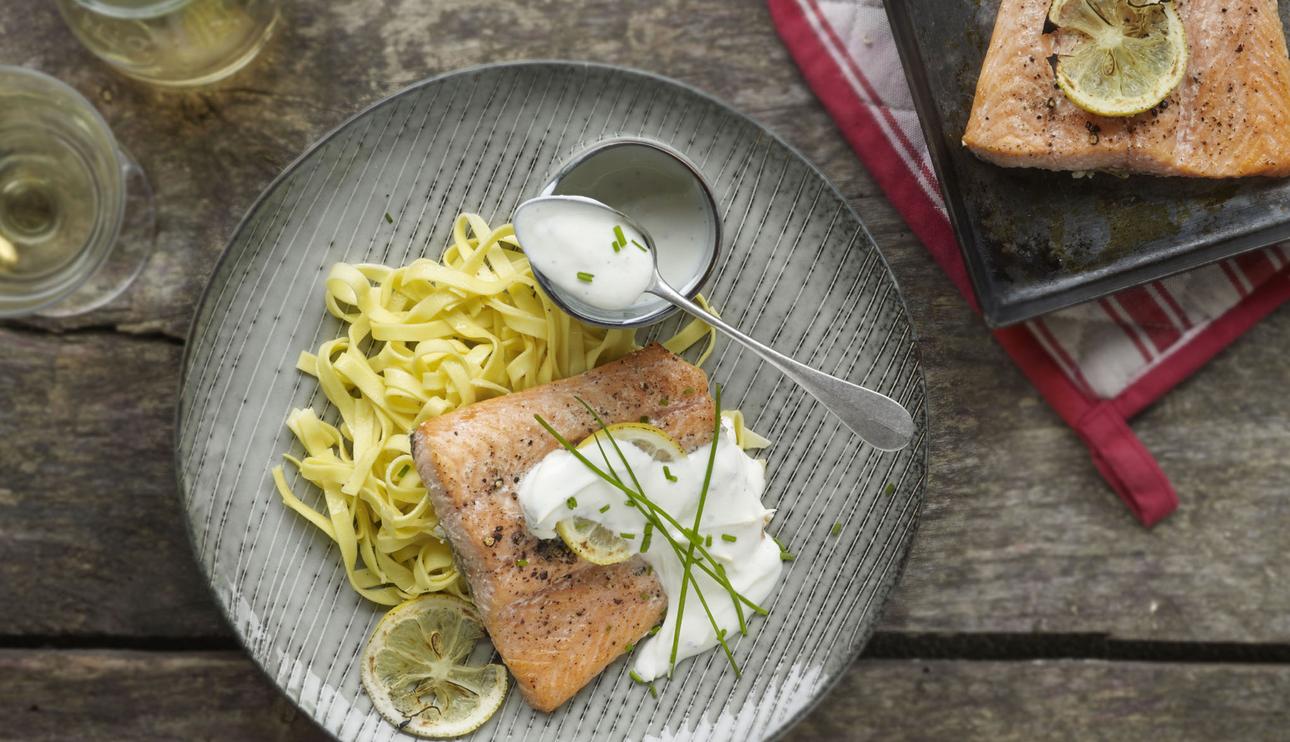 Lomos de salmón con salsa de limón