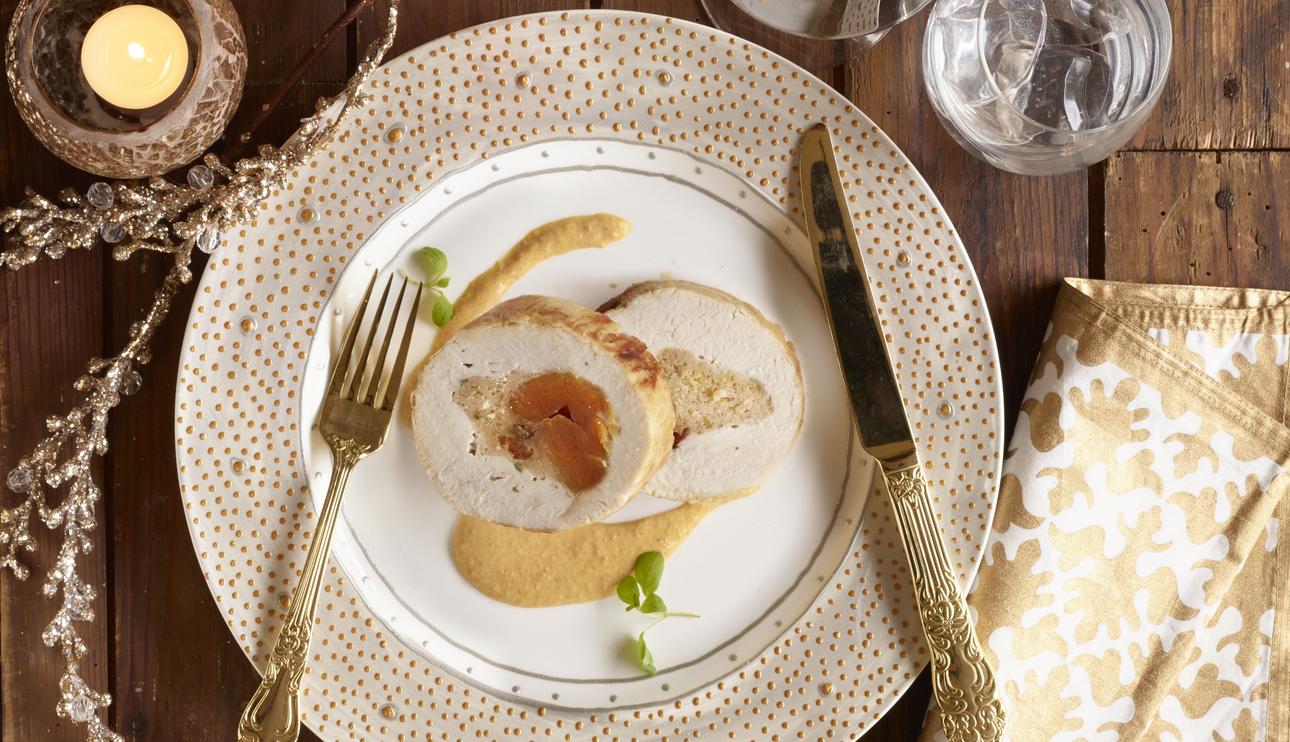 Redondo de pollo de Navidad con salsa de almendras