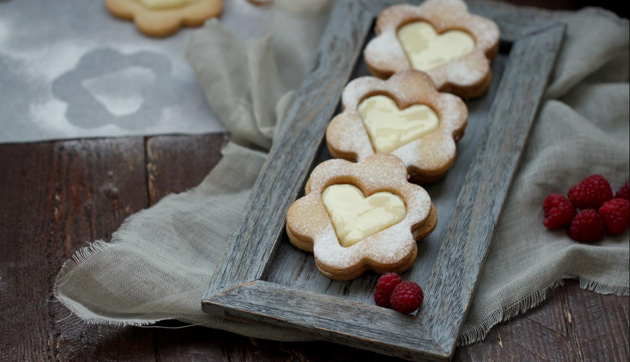 Galletas corazón rellenas de crema de limón