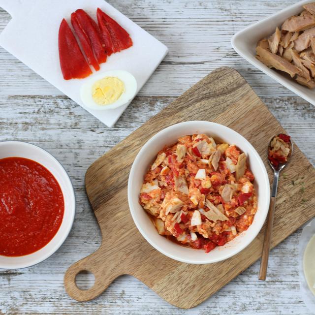 Empanadillas de atún y tomate clásica