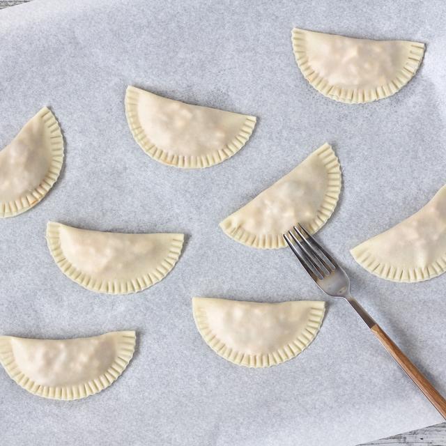 Empanadillas de atún y tomate clásica