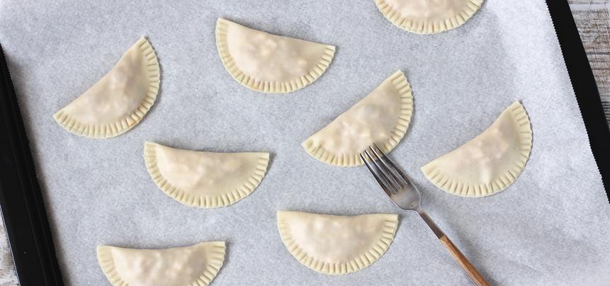 Empanadillas de atún y tomate clásica