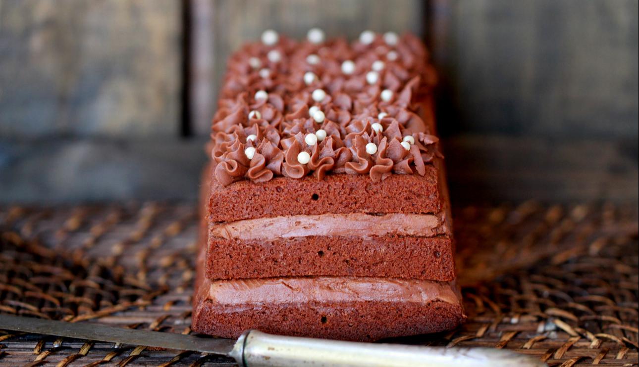 Pastel de chocolate con crema de queso al chocolate
