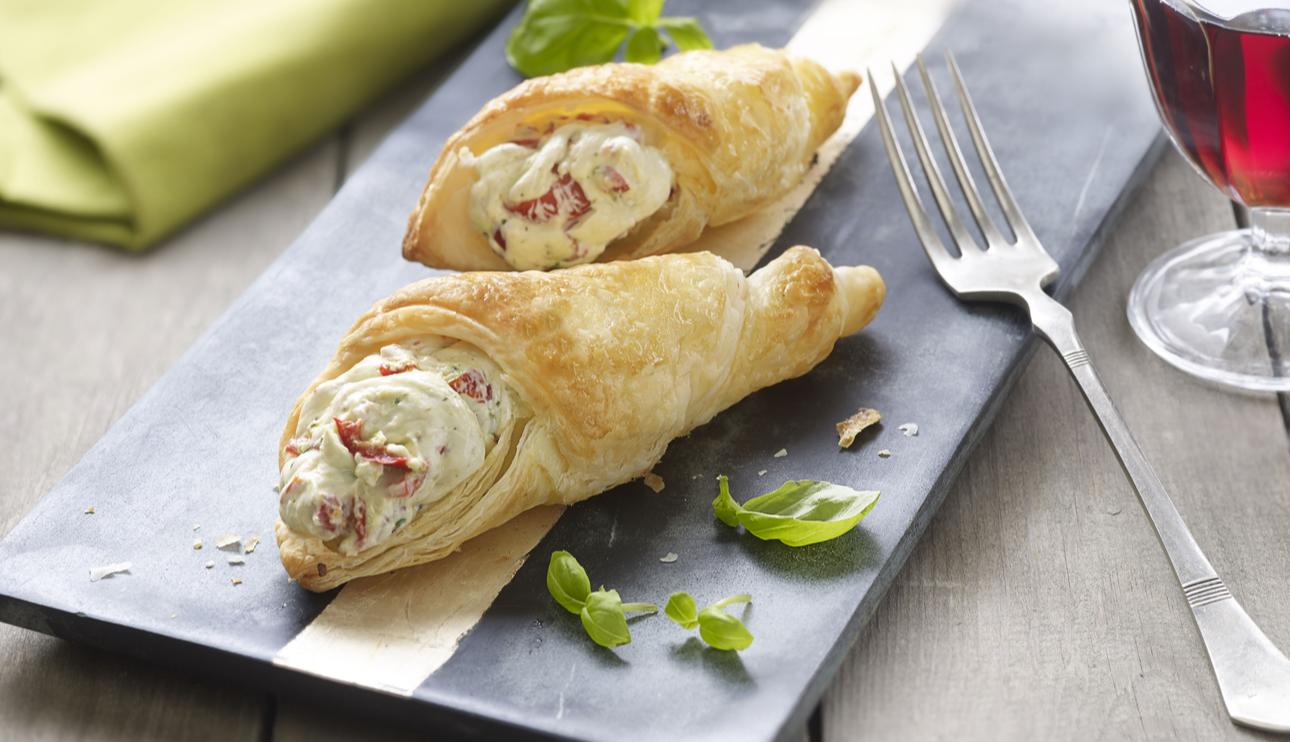 Canutillos de queso y pesto