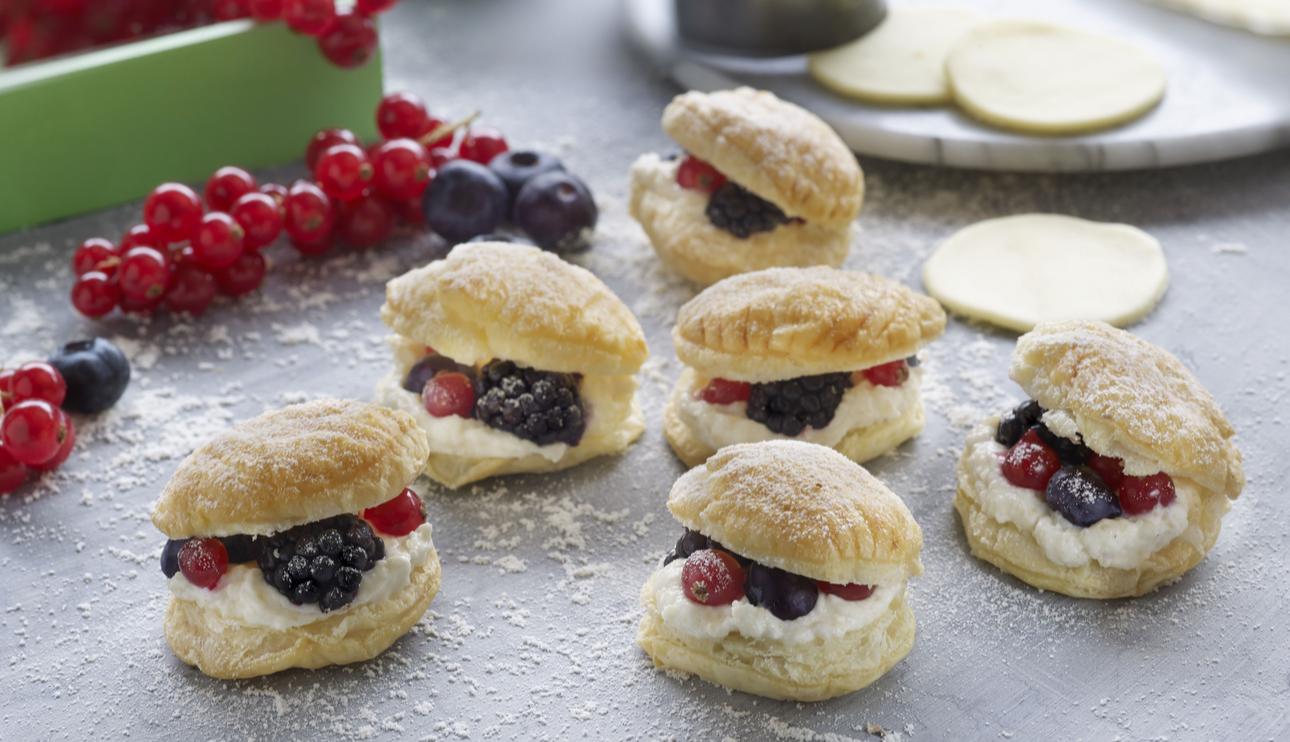 Bocaditos de frutas del bosque con requesón