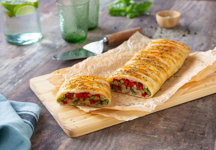 Trenza de hojaldre rellena de verduras asadas