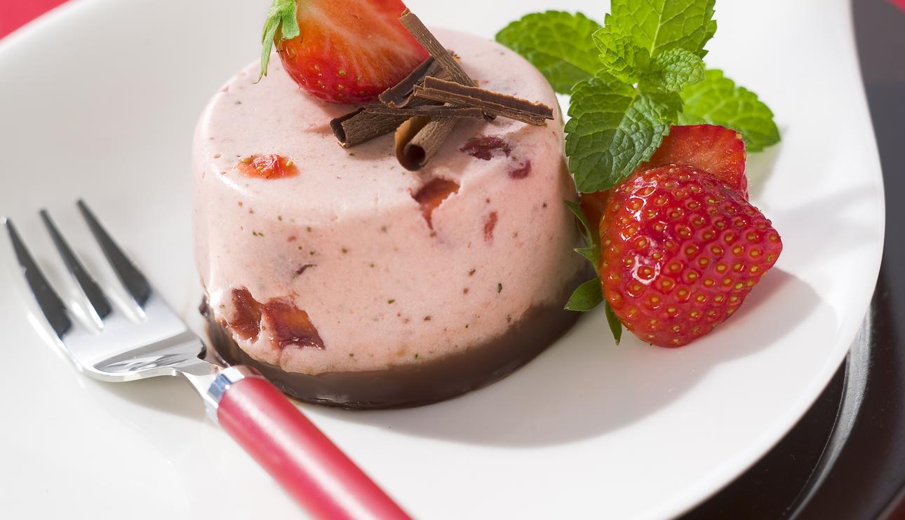 Bavarois de fresones y chocolate