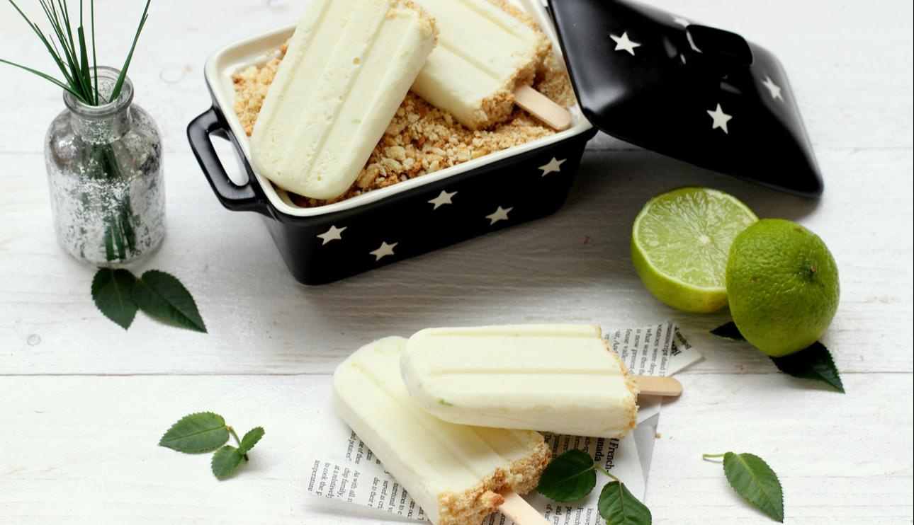 Polos de tarta de queso y lima