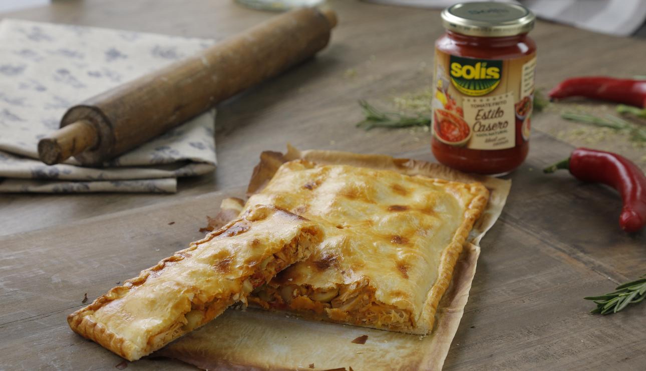 Empanada de atún con tomate