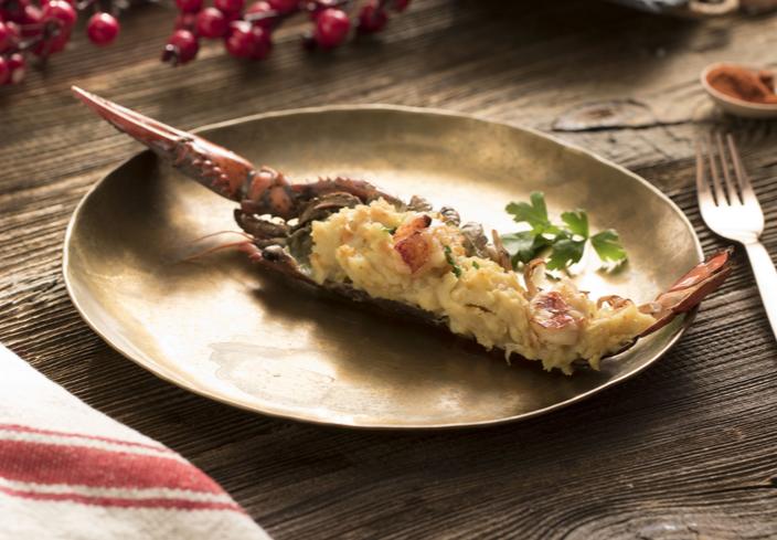 Bogavante gratinado con puré de patatas