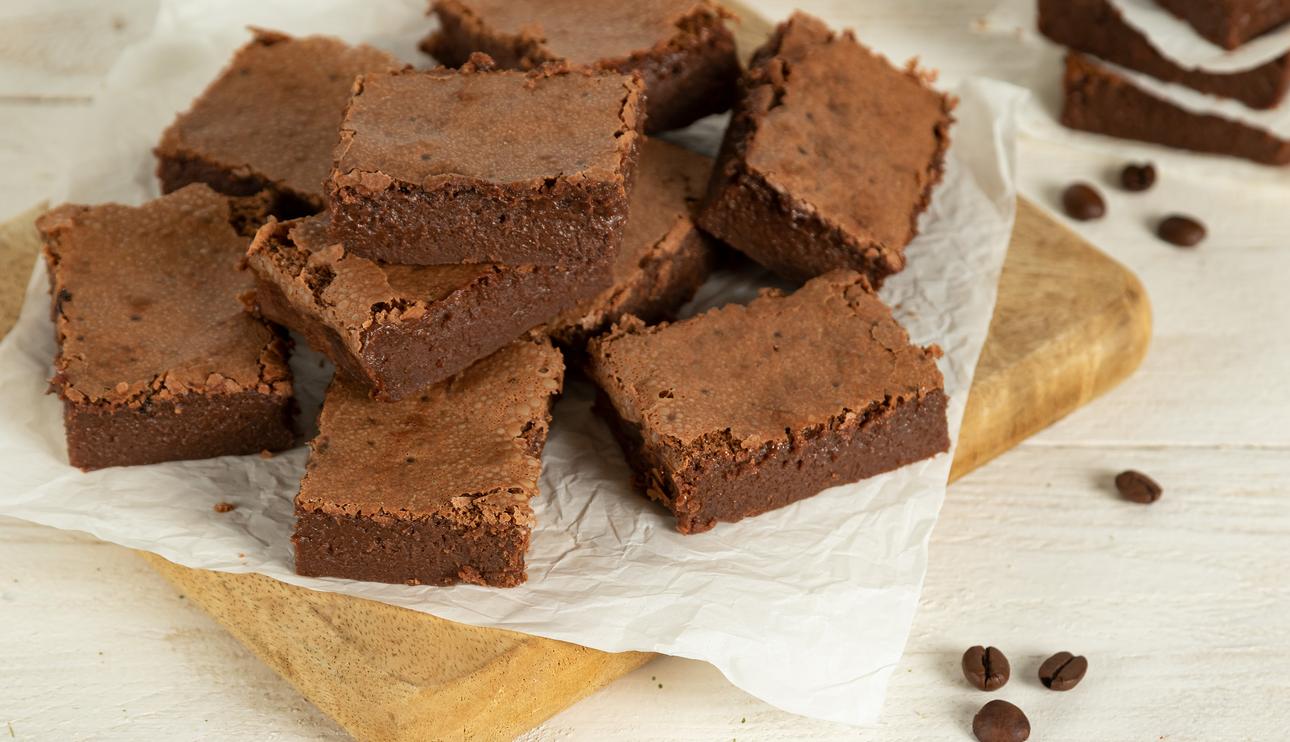 Brownie con leche condensada, chocolate y café