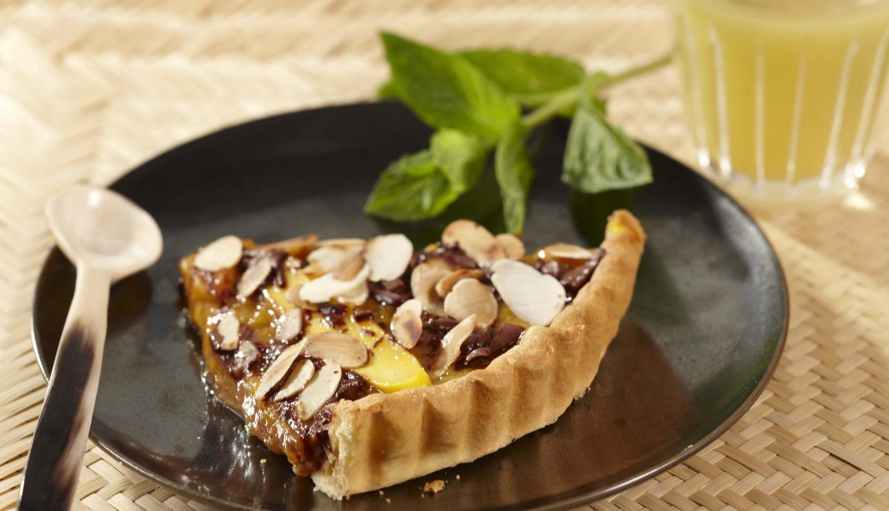 Tarta de mango, canela y trocitos de chocolate