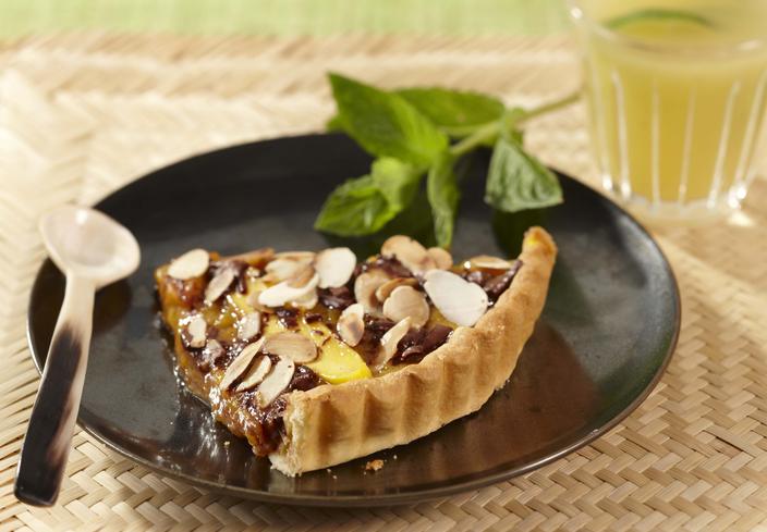 Tarta de mango, canela y trocitos de chocolate