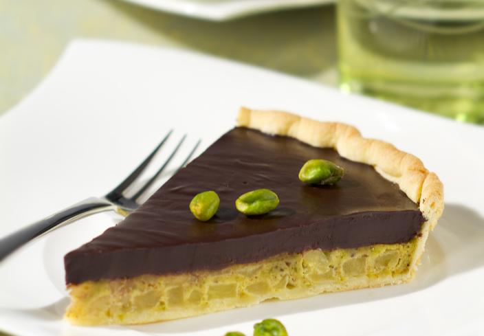 Tarta de manzana y pistachos con crema de chocolate