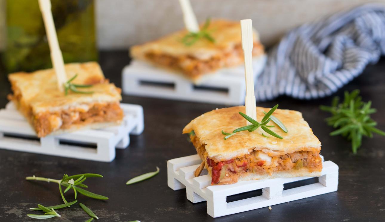 Aperitivo de empanada de atún