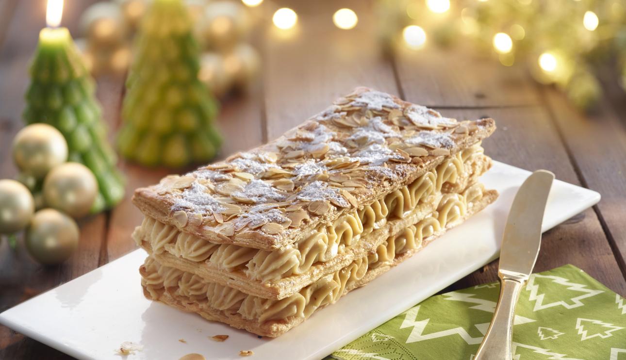 Milhojas de hojaldre con crema de turrón