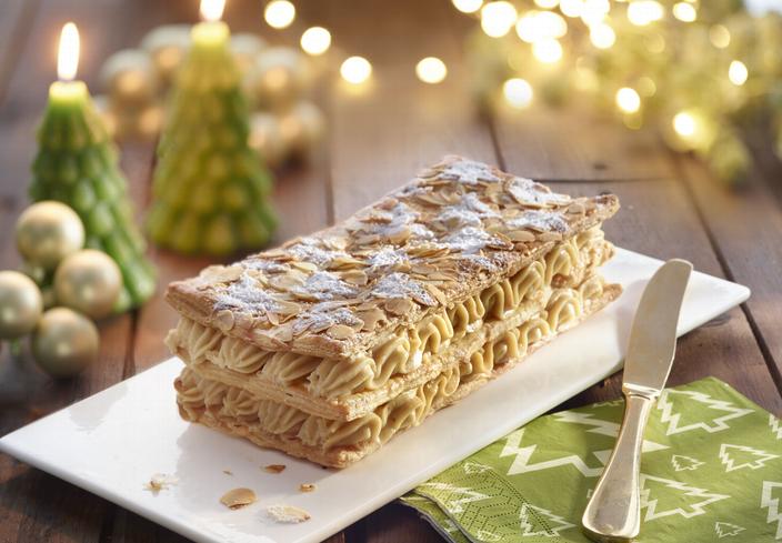 Milhojas de hojaldre con crema de turrón