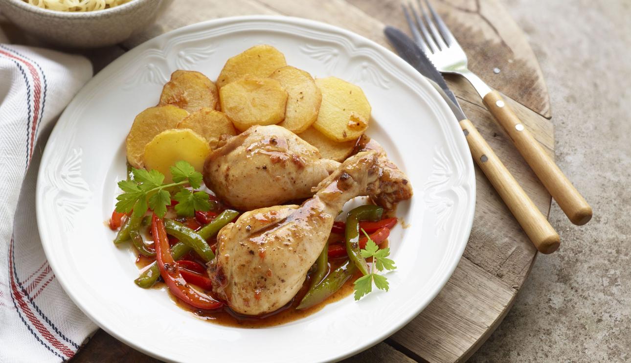 Pollo a la mejicana con cama de crujiente de patatas