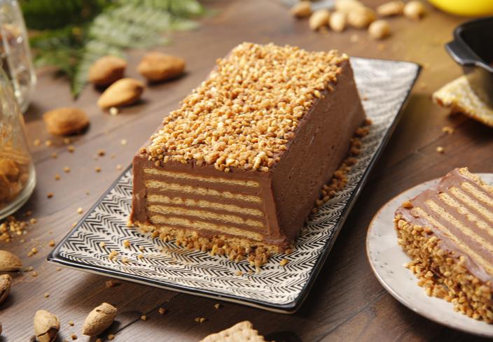 Tarta de galletas y chocolate con leche