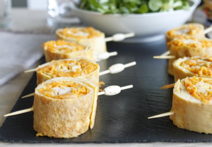 Rollitos de tortilla de zanahoria, pavo y queso de cabra
