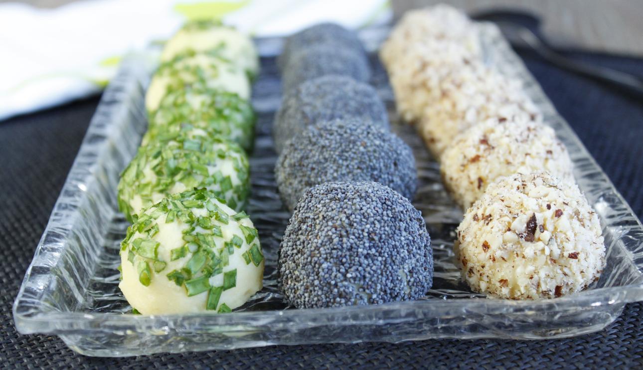 Bolitas de puré de patata (avellanas, cebollino y semillas de amapola)