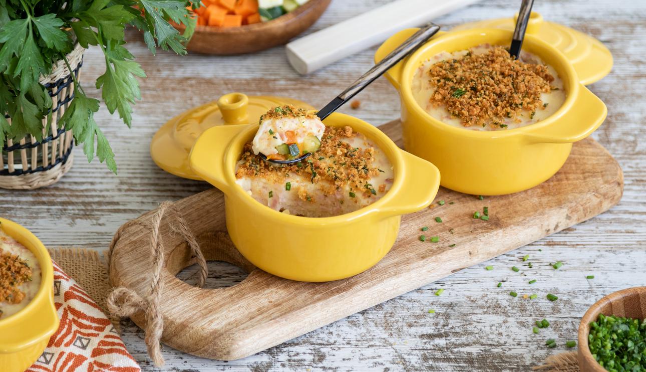 Gratén de puré de patata con calabacín, zanahoria y jamón cocido