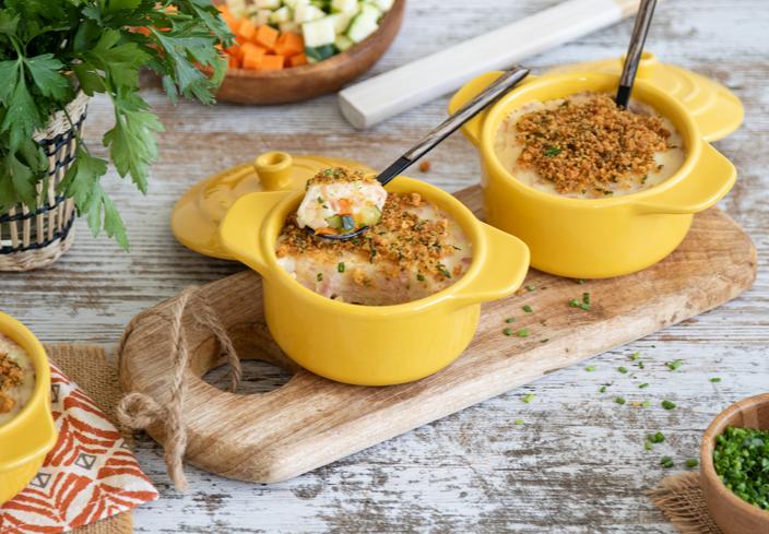 Gratén de puré de patata con calabacín, zanahoria y jamón cocido