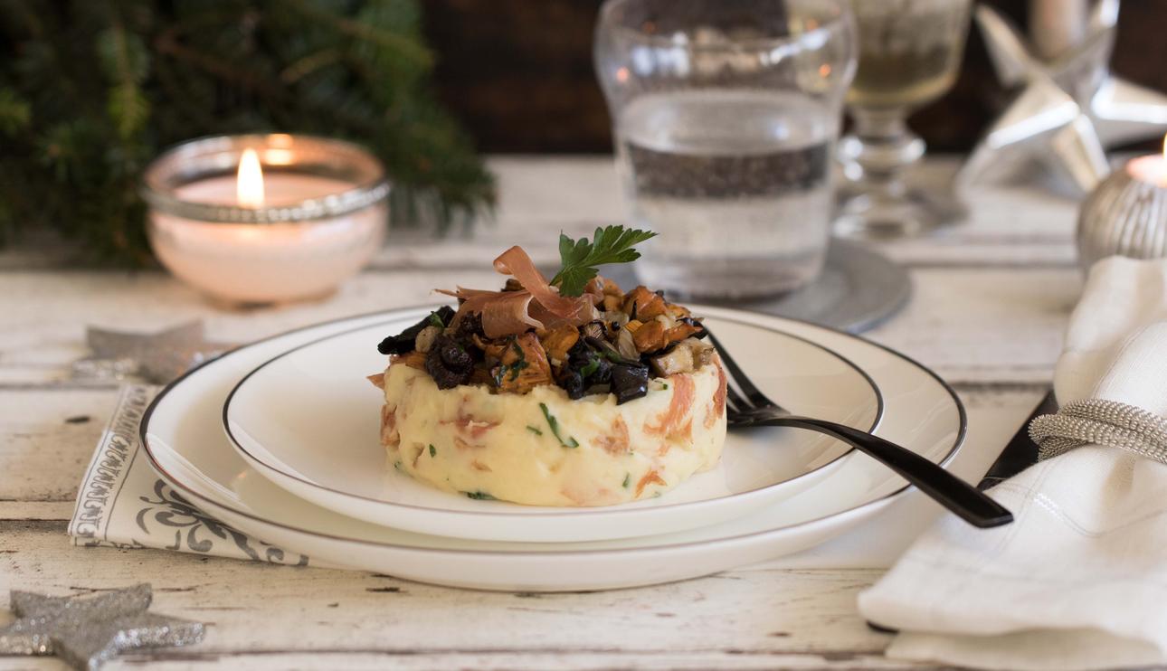 Timbal de puré de patatas con jamón y setas