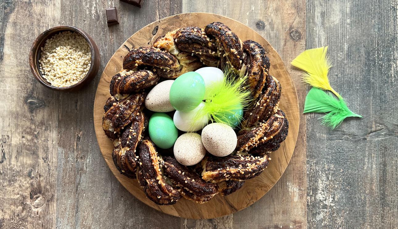 Nido de Pascua con chocolate y hojaldre