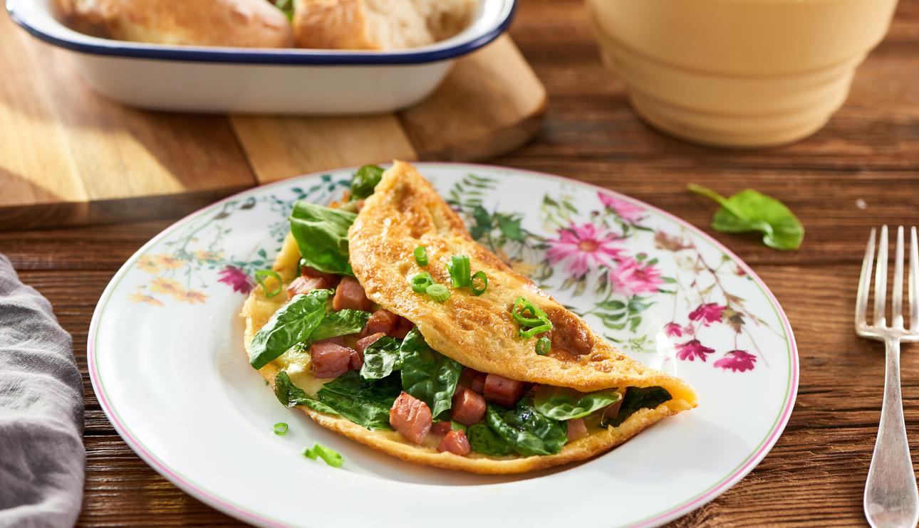 Tortilla de jamón y espinacas frescas